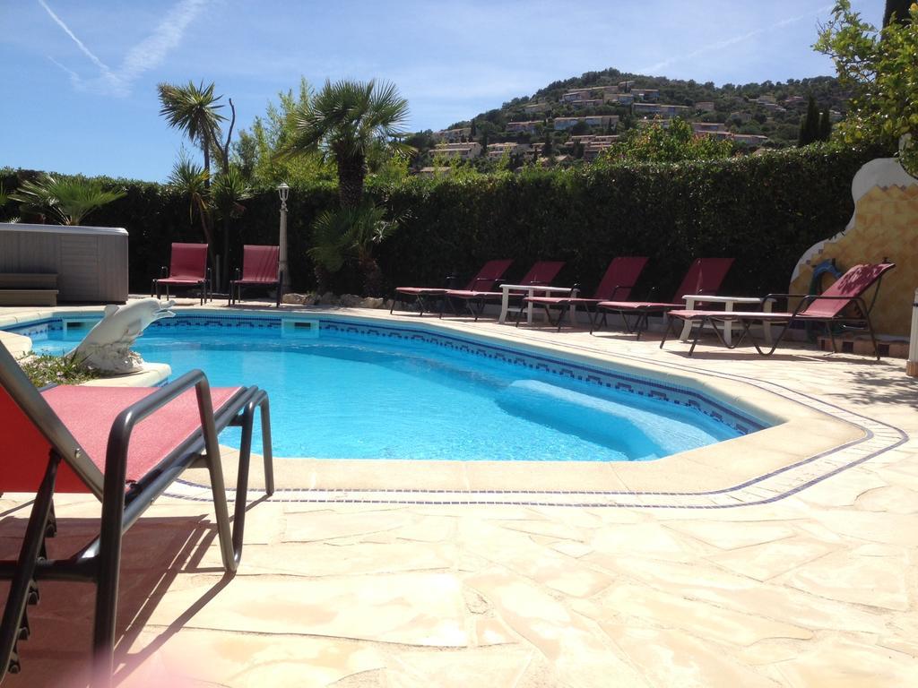 Villa Plein Sud A 900M Du Centre De Cavalaire Sur Mer - Chambre Climatisee - Piscine - Spa- Calme Et Detente Zewnętrze zdjęcie